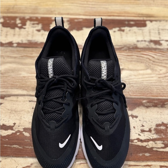 NIKE | Airmax Size 10 - Picture 7 of 7
